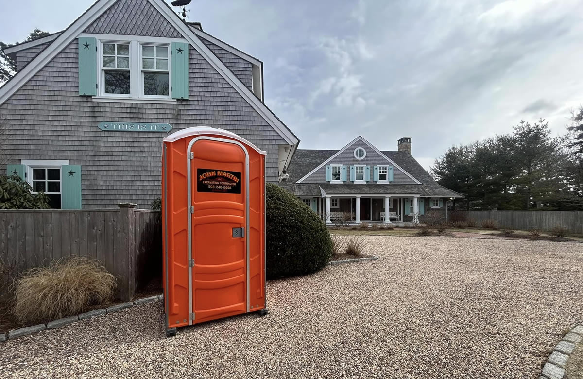 portable-toilet-rentals-cape-cod-house